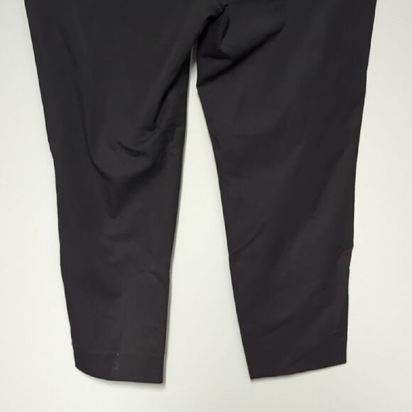 Banana Republic Black Dress Pants with Slim Fit and Cropped Length - Picture 6 of 9